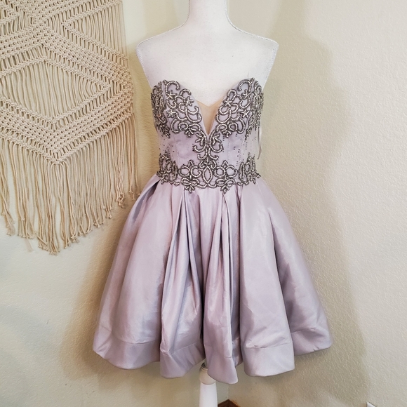 Glamour by TERANI COUTURE HOMECOMING 1622H1156 Size 6. - Picture 2 of 13